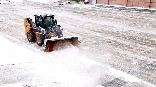 徐工除冰雪類設(shè)備保障道路暢通無(wú)阻